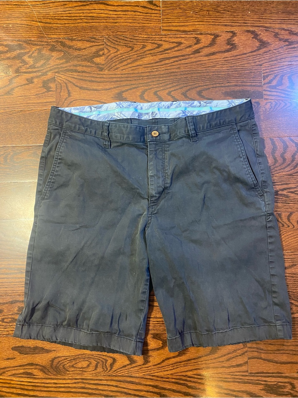 Tommy Bahama Shorts Mens Black/ grey Chino Flat Front 9 Inseam Casual Golf 36